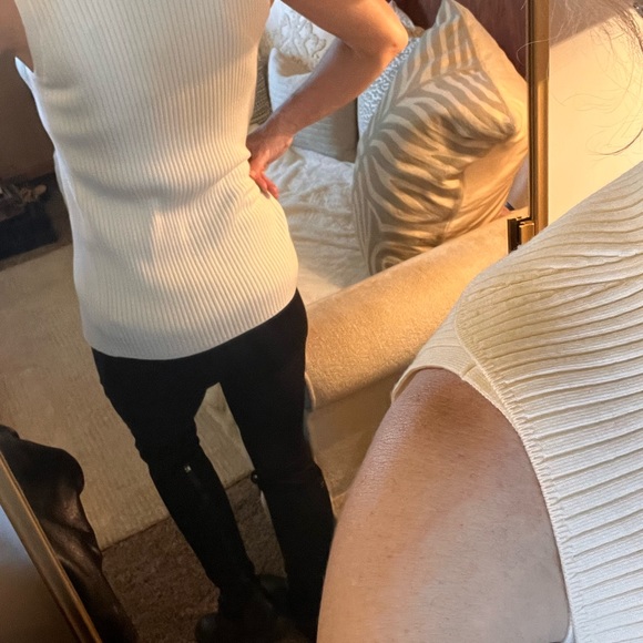 AKRIS PUNTO Vest- off white knit vest with black Euro zipper fits a 2-6 size - Picture 8 of 16